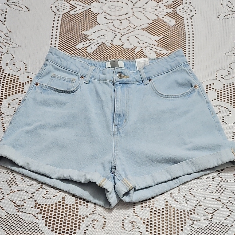 H&M Light Blue Denim Women's Shorts